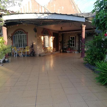 Love Homestay Ct Kangar Exteriör bild