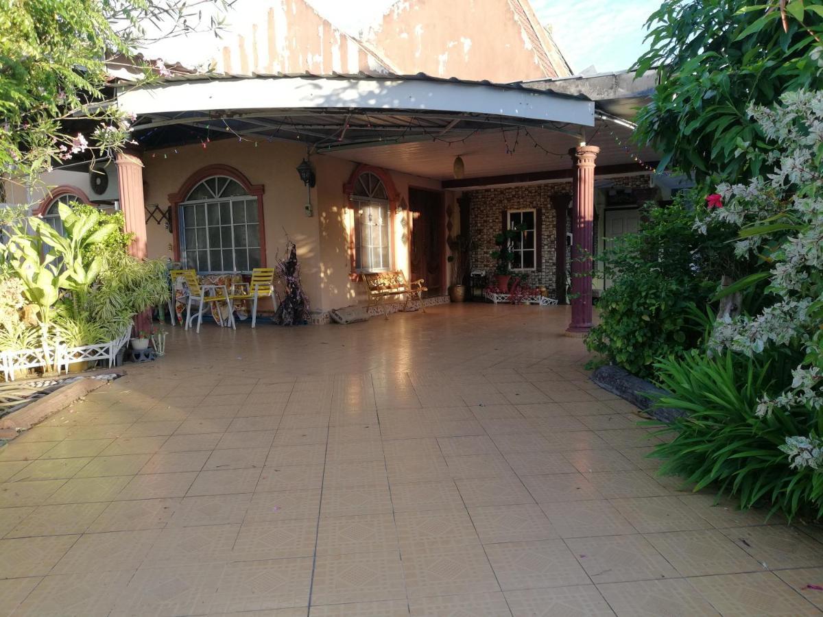 Love Homestay Ct Kangar Exteriör bild