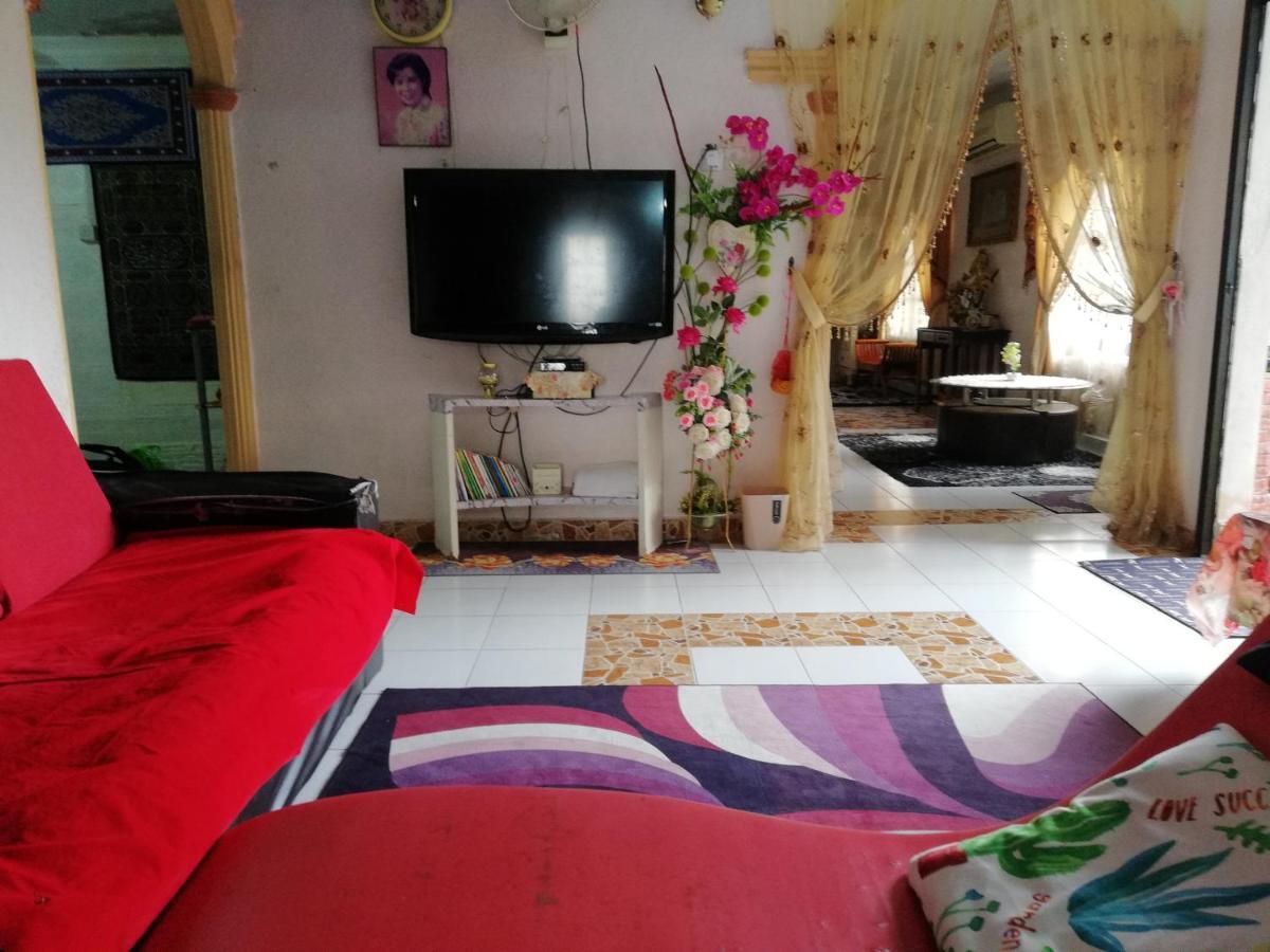 Love Homestay Ct Kangar Exteriör bild