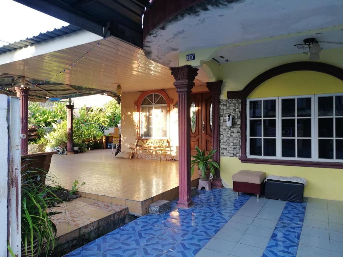 Love Homestay Ct Kangar Exteriör bild