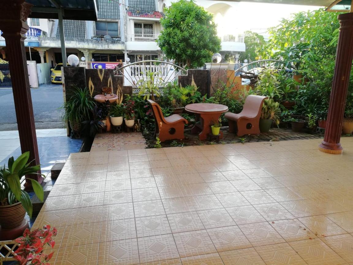 Love Homestay Ct Kangar Exteriör bild